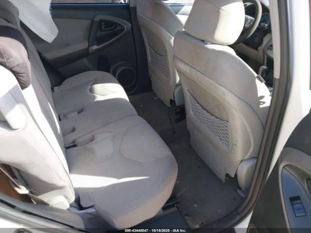 Toyota RAV4 Limited Image 2