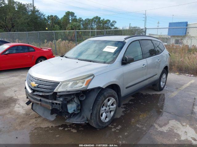 Chevrolet Traverse Ls Image 3