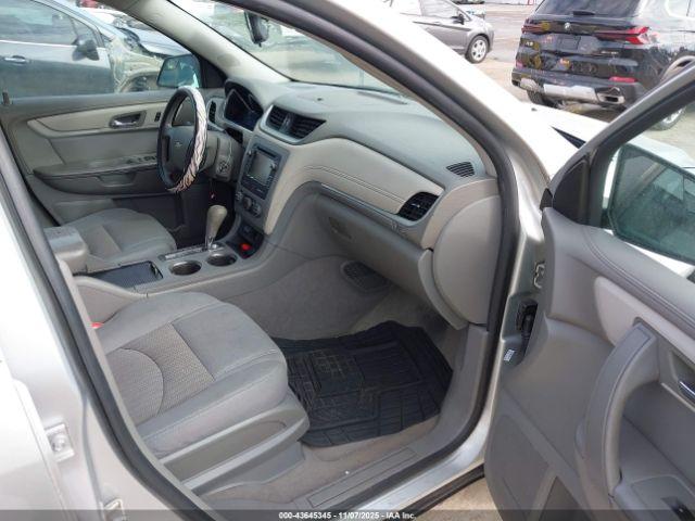 Chevrolet Traverse Ls Image 4