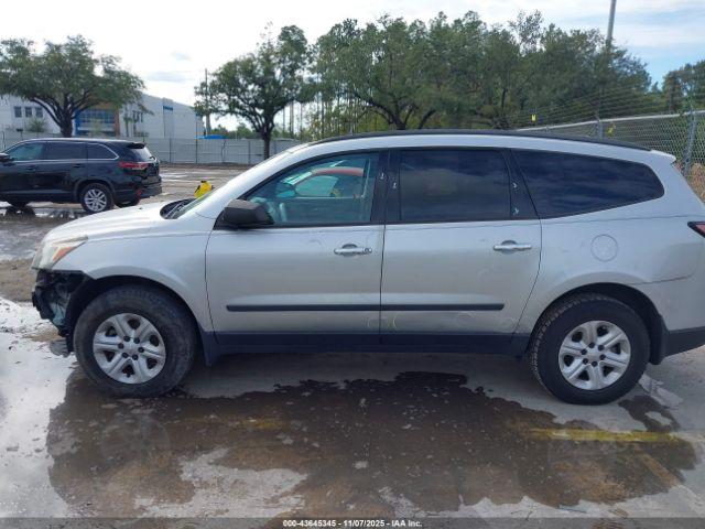 Chevrolet Traverse Ls Image 11