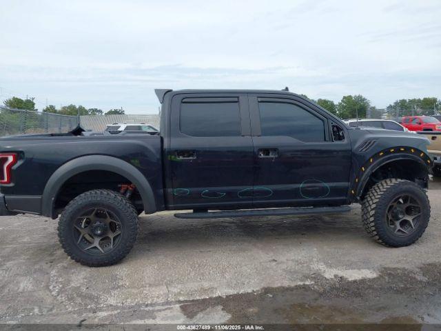Ford F-150 Raptor Image 16