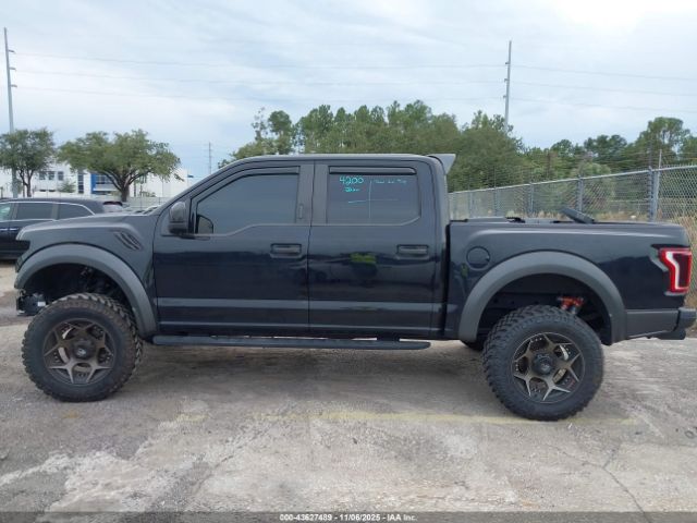 Ford F-150 Raptor Image 5
