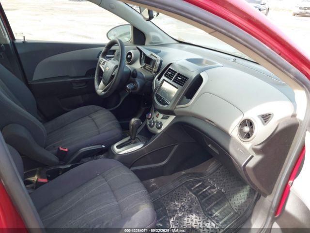 Chevrolet Sonic Lt Auto Image 3