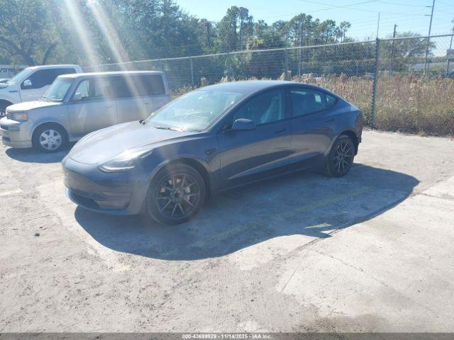 Tesla Model 3 Rear-wheel Drive Image 5