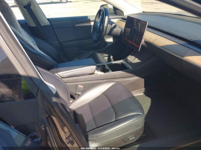 Tesla Model 3 Rear-wheel Drive Image 19