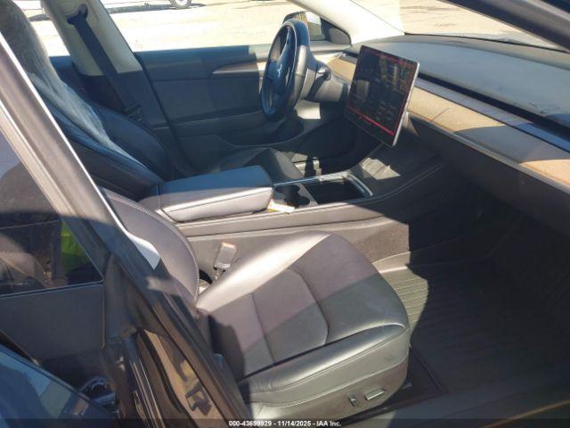 Tesla Model 3 Rear-wheel Drive Image 19