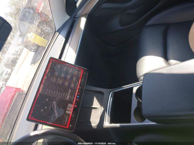 Tesla Model 3 Rear-wheel Drive Image 4