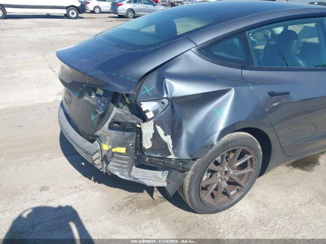 Tesla Model 3 Rear-wheel Drive Image 10