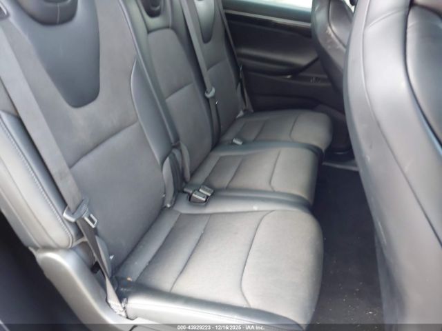 Tesla Model X Image 6