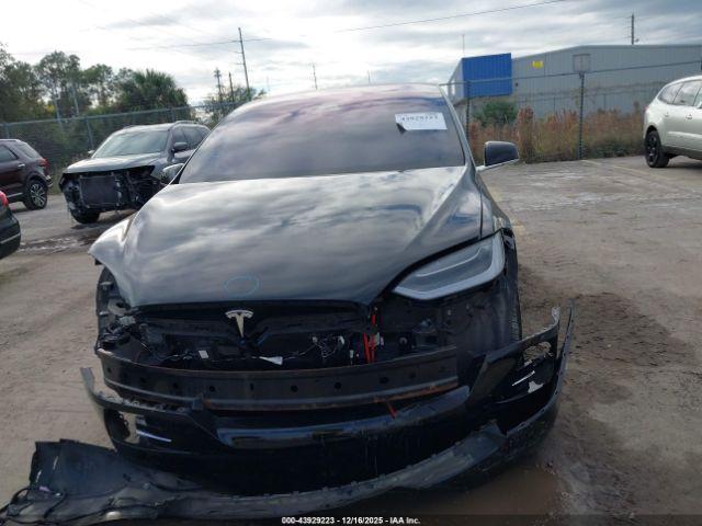 Tesla Model X Image 19
