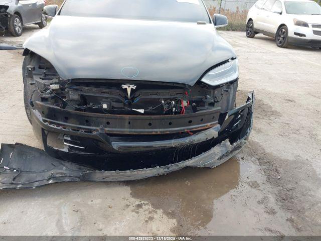 Tesla Model X Image 17