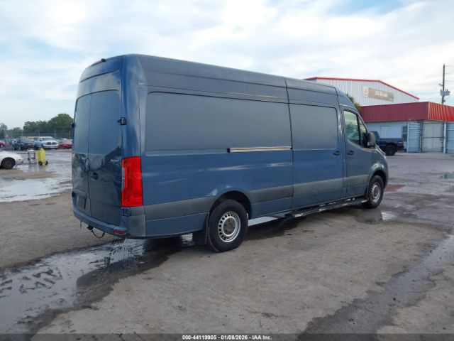 Mercedes-Benz Sprinter 2500 High Roof V6 Image 16