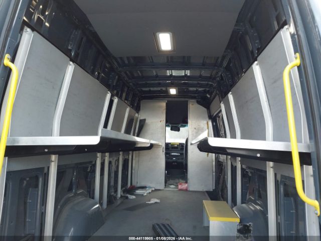 Mercedes-Benz Sprinter 2500 High Roof V6 Image 12