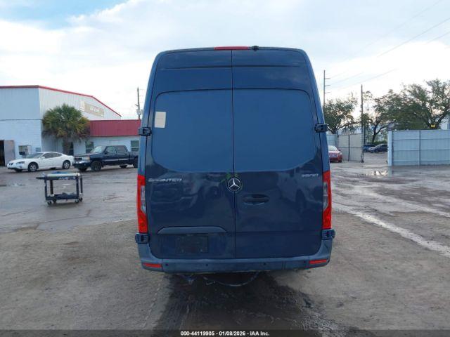 Mercedes-Benz Sprinter 2500 High Roof V6 Image 5