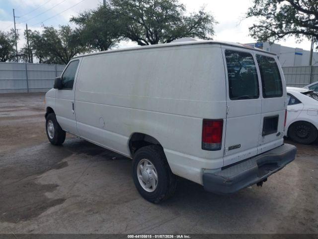 Ford E-250 Image 3
