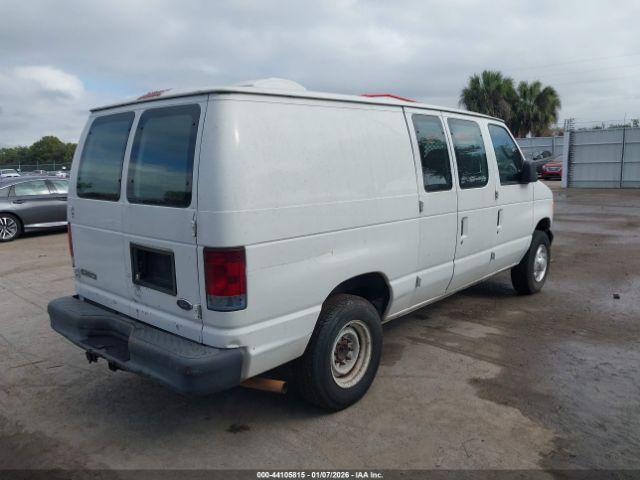 Ford E-250 Image 2