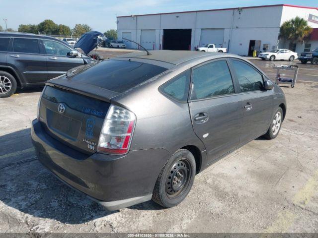 Toyota Prius Image 11