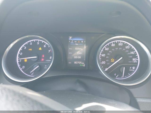 Toyota Camry Se Image 6