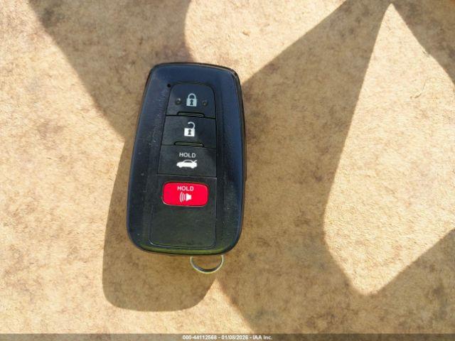 Toyota Camry Se Image 11