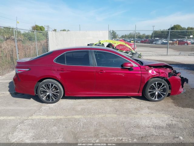 Toyota Camry Se Image 16