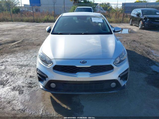 Kia Forte Lxs Image 9