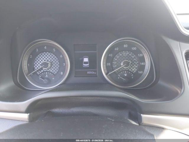 Hyundai ELANTRA Sel Image 12