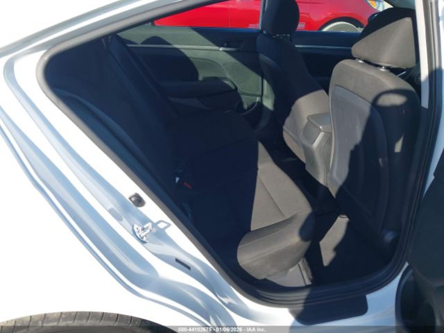 Hyundai ELANTRA Sel Image 7