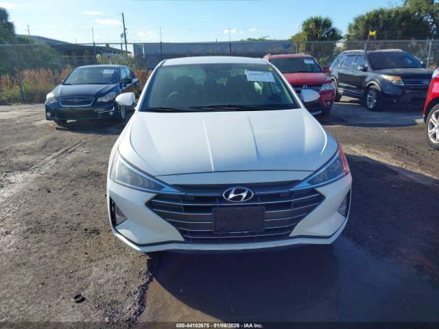 Hyundai ELANTRA Sel Image 14