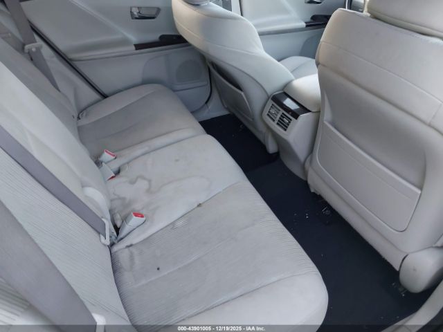 Toyota Venza Base V6 Image 17