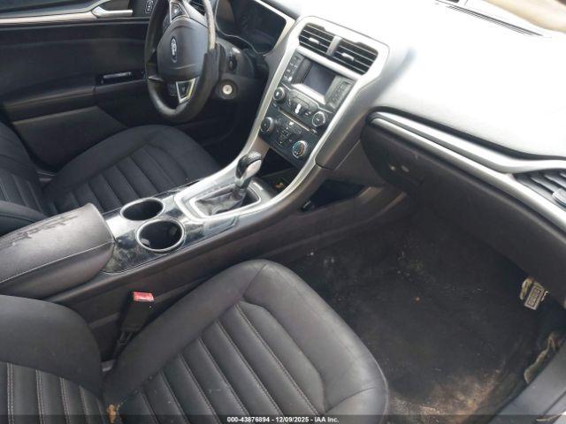 Ford Fusion Se Image 6