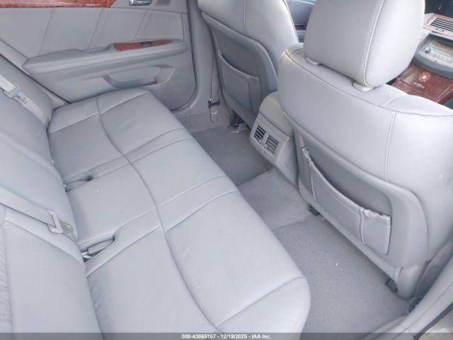 Toyota Avalon Limited Image 8