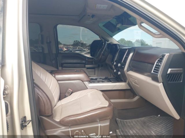 Ford F-250 Limited Image 10