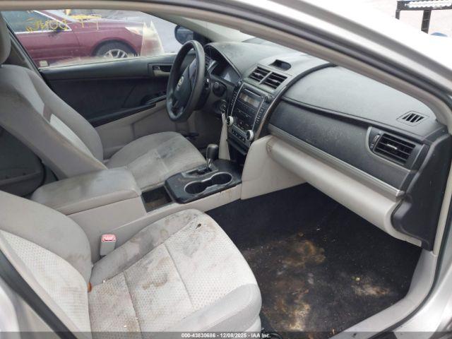 Toyota Camry L Image 11