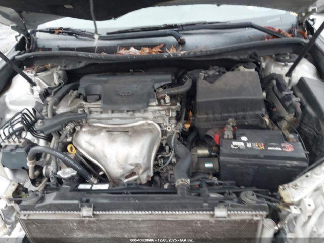 Toyota Camry L Image 9