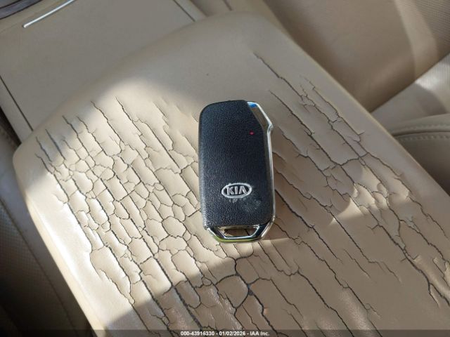 Hyundai Genesis 3.8 Image 13