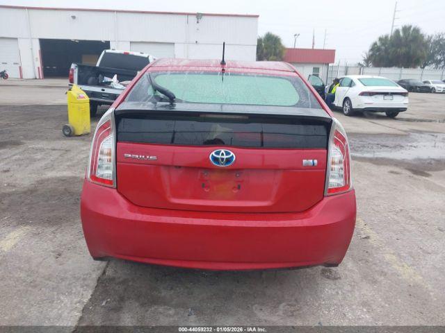 Toyota Prius Two Image 9