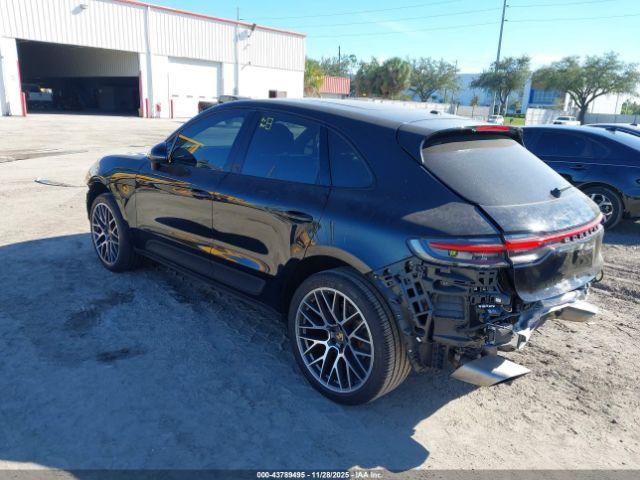 Porsche Macan Image 10