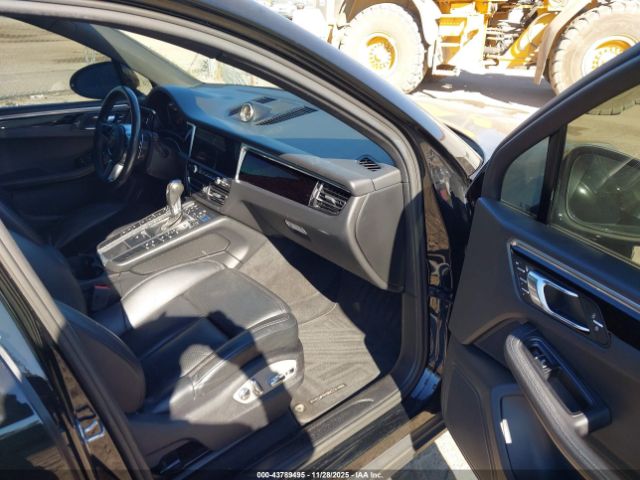 Porsche Macan Image 9