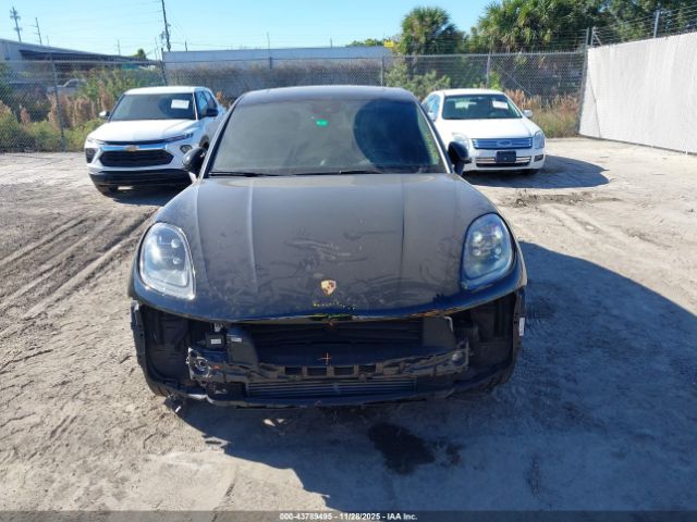 Porsche Macan Image 17