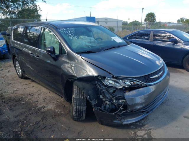 Salvage Chrysler Pacifica