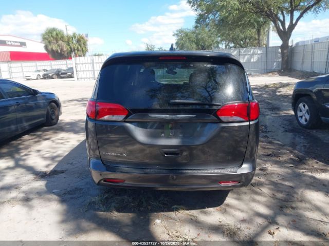 Chrysler Pacifica Lx Image 4