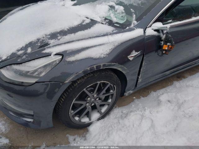 Tesla Model 3 Image 17