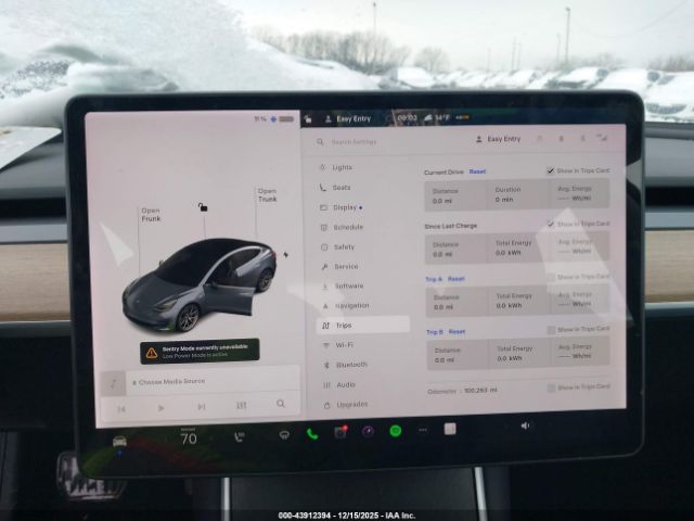 Tesla Model 3 Image 16