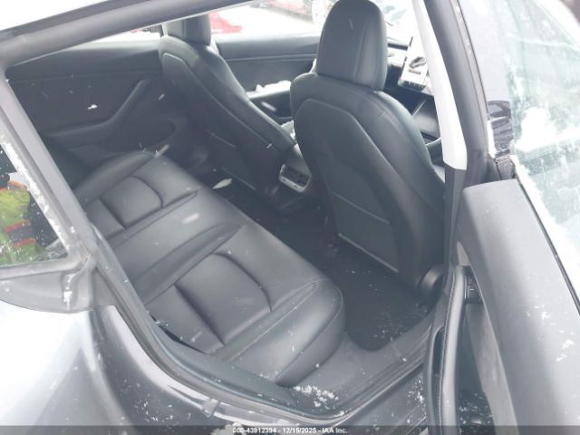 Tesla Model 3 Image 4