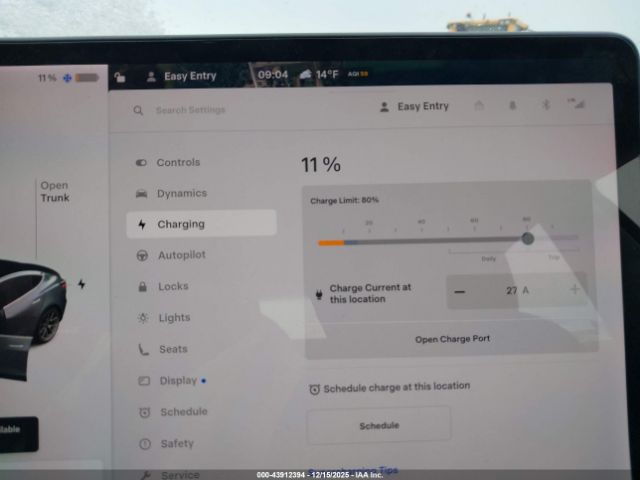 Tesla Model 3 Image 8