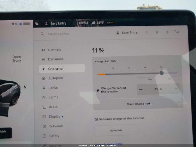 Tesla Model 3 Image 8