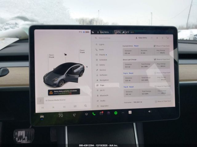 Tesla Model 3 Image 14